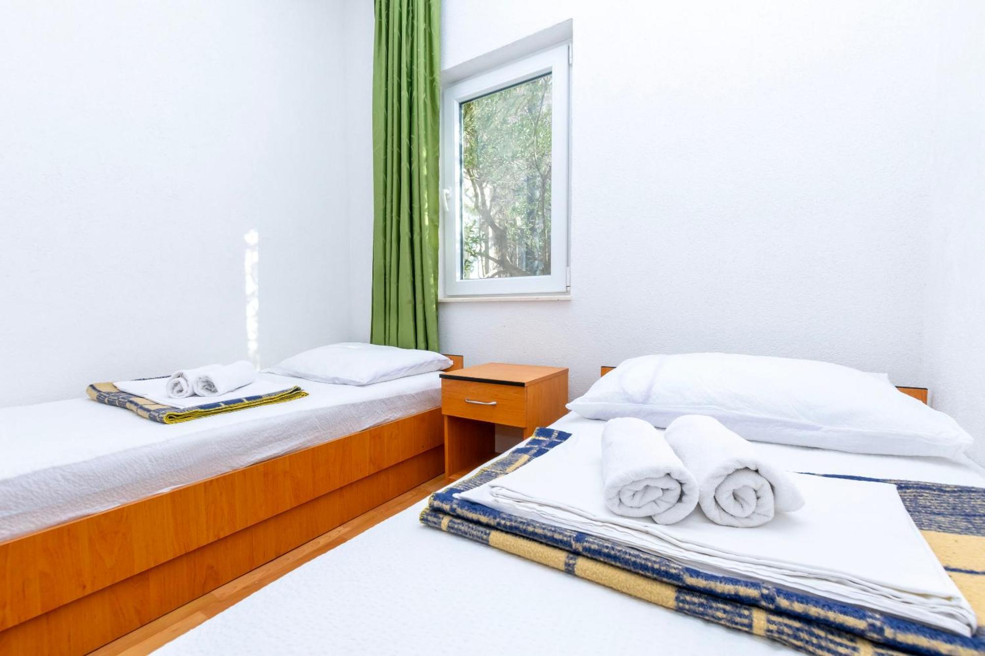 Apartments Ivo - Sea View; Pisak Esterno foto