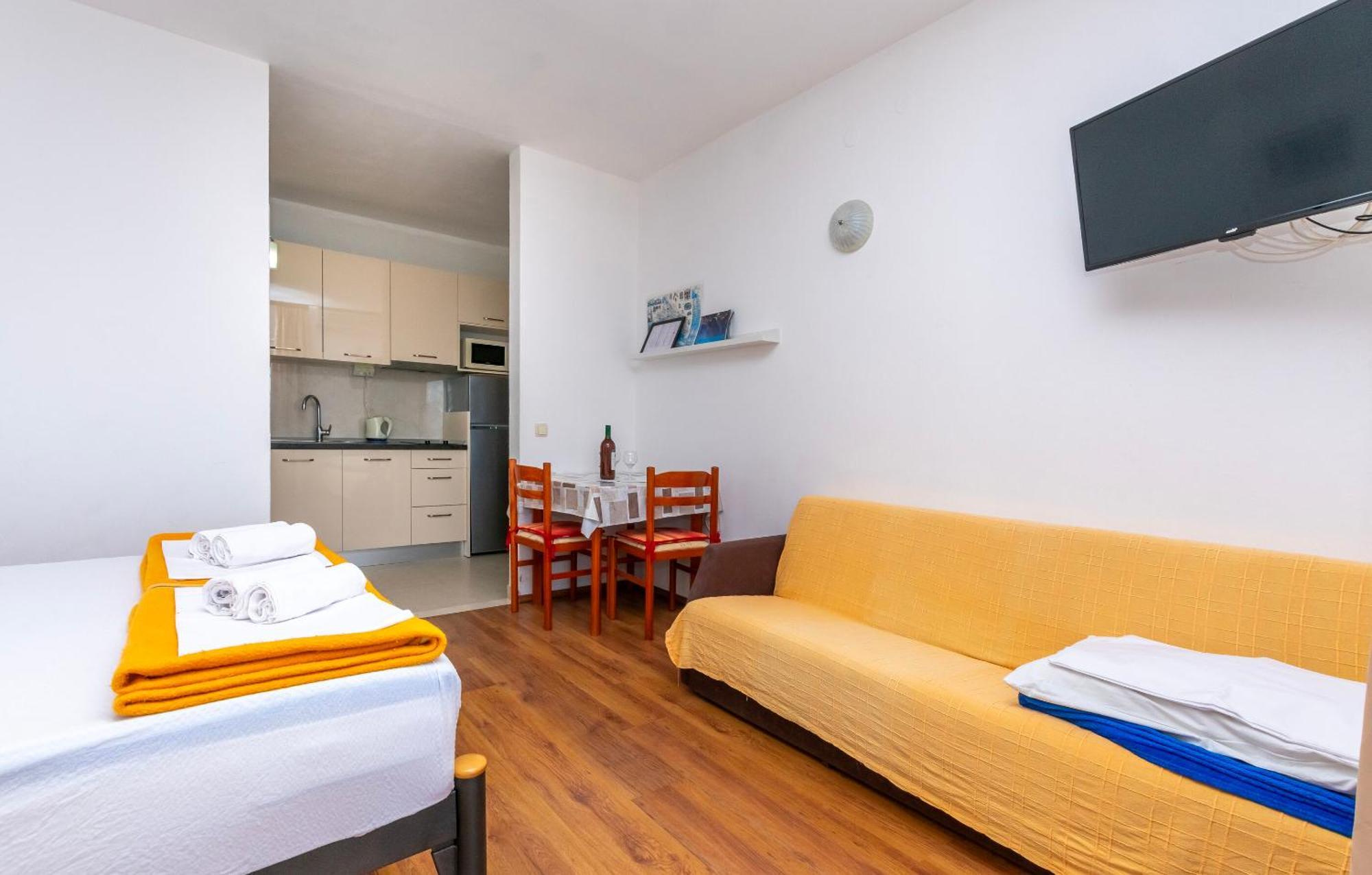 Apartments Ivo - Sea View; Pisak Esterno foto