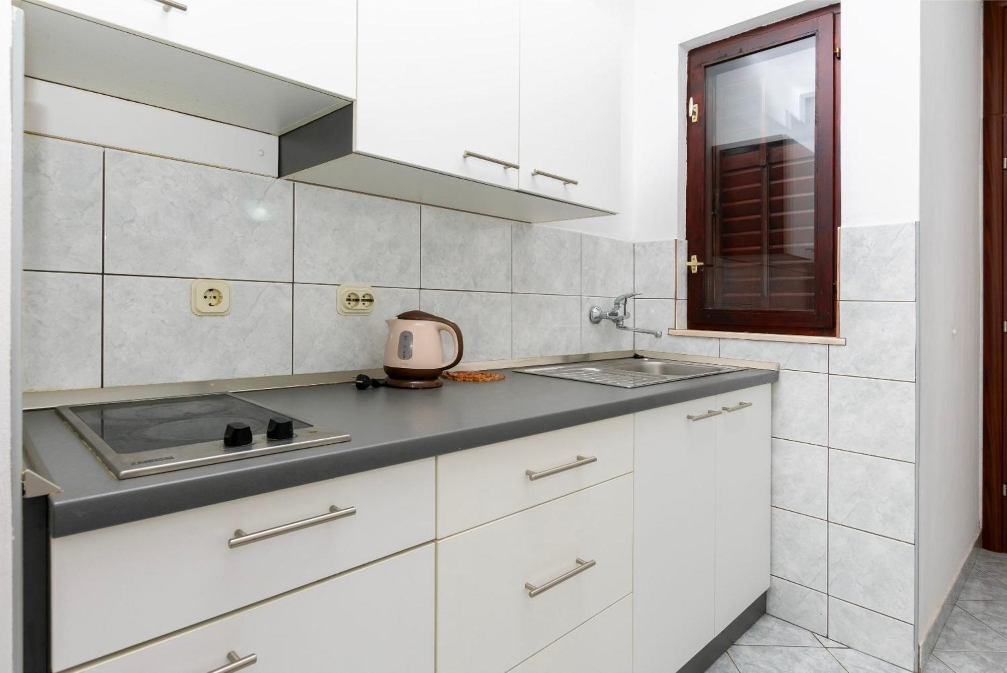 Apartments Ivo - Sea View; Pisak Esterno foto