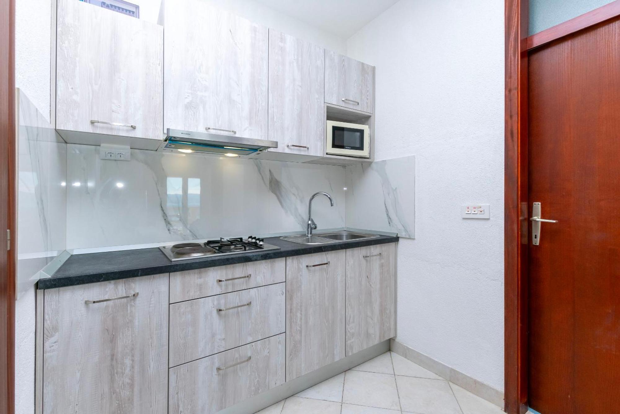 Apartments Ivo - Sea View; Pisak Esterno foto